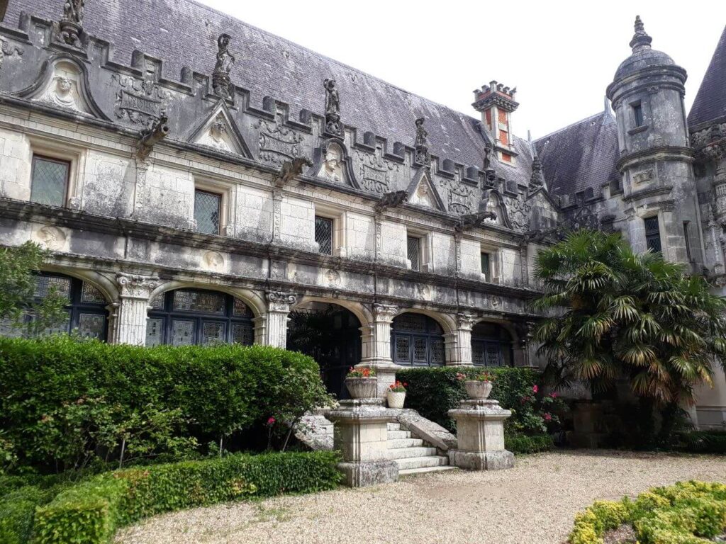 Alentours Les châteaux - Locations Hameau de Saintonge